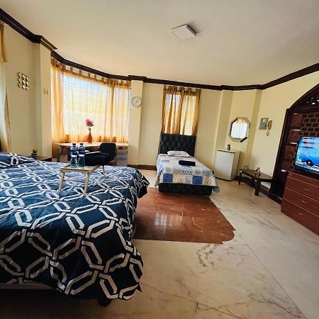 Mega Suite Junto Al San Marino Shopping Guayaquil Kültér fotó