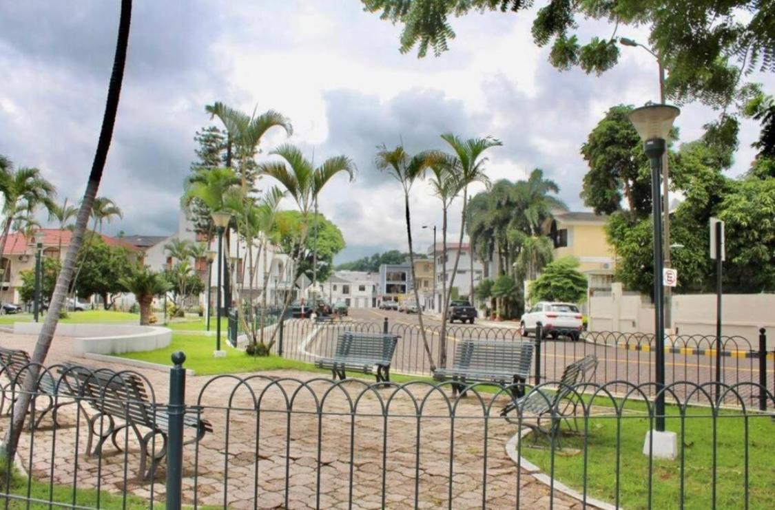 Mega Suite Junto Al San Marino Shopping Guayaquil Kültér fotó