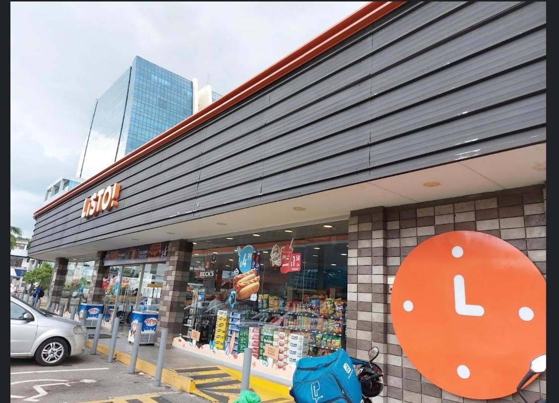 Mega Suite Junto Al San Marino Shopping Guayaquil Kültér fotó