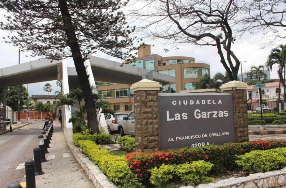 Mega Suite Junto Al San Marino Shopping Guayaquil Kültér fotó